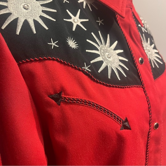 Roper Red and Black Western Shirt with Star Burst Design - Picture 12 of 13